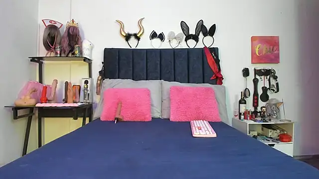 emmily giraldo online show from 15, 11, 2025