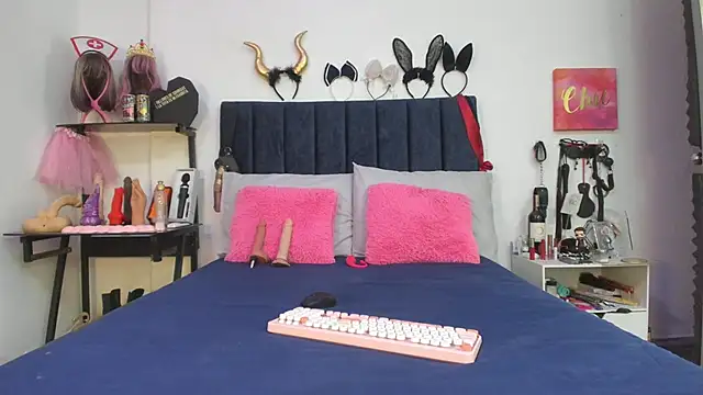 emmily giraldo online show from 22, 6, 2026