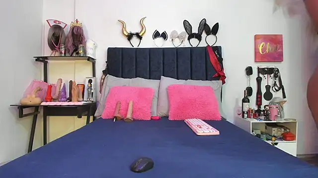 emmily giraldo online show from 19, 11, 2025