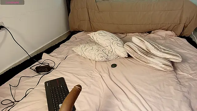 Madeline Dreams online show from 26, 11, 2025