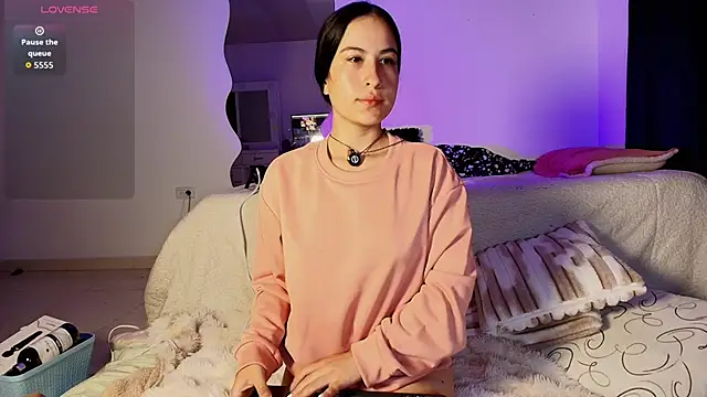 Madeline Dreams online show from 13, 9, 2025