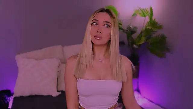 Snapshot of Jessielle chatting on 26, 11, 2025 Jessielle online show from 26, 11, 2025