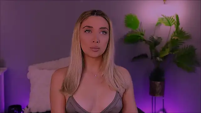 Snapshot of Jessielle chatting on 24, 11, 2025 Jessielle online show from 24, 11, 2025