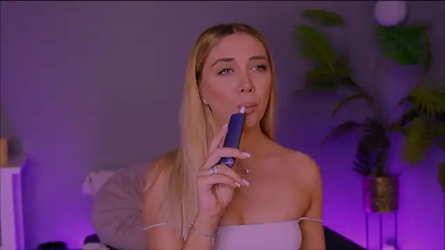 Snapshot of Jessielle chatting on 11, 11, 2025 Jessielle online show from 11, 11, 2025