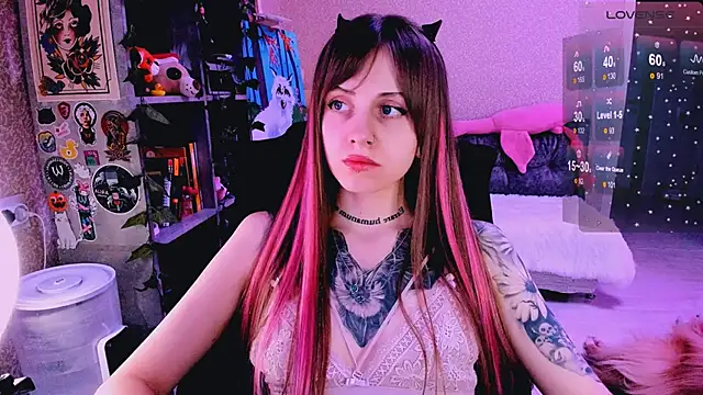 NaniMoore online show from 5, 3, 2025