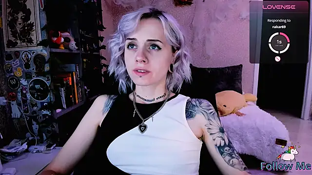 NaniMoore online show from 6, 10, 2025