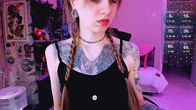 NaniMoore online show from 26, 2, 2025