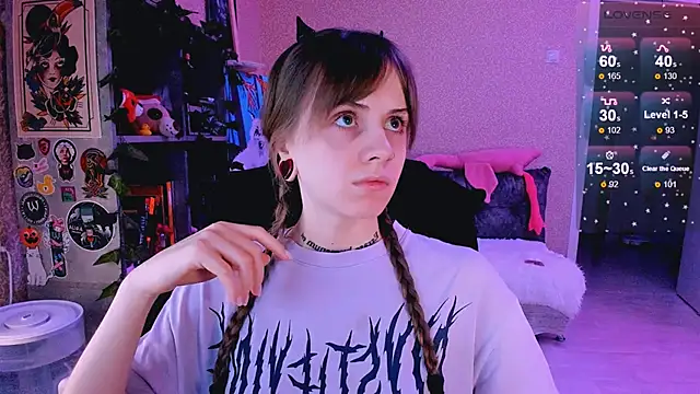 NaniMoore online show from 15, 2, 2025