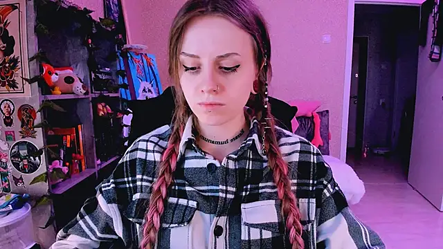 NaniMoore online show from 22, 3, 2025