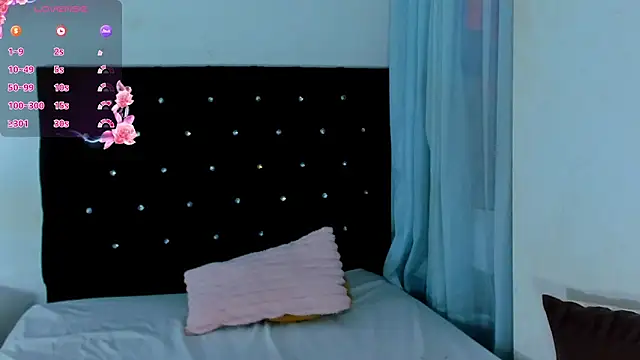 Snapshot of auroraa_sexy chatting on 11, 10, 2025 auroraa sexy online show from 11, 10, 2025