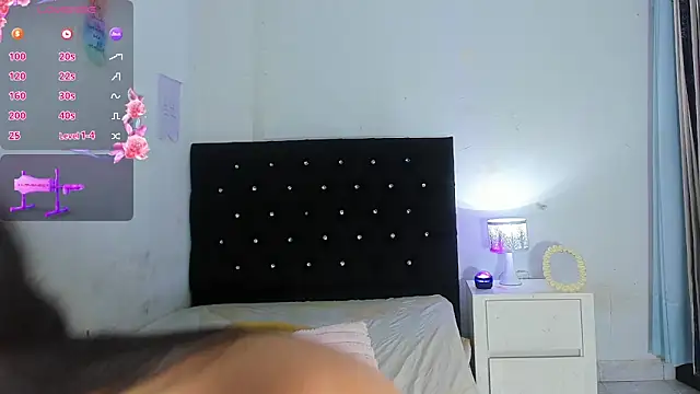 Snapshot of auroraa_sexy chatting on 29, 9, 2025 auroraa sexy online show from 29, 9, 2025