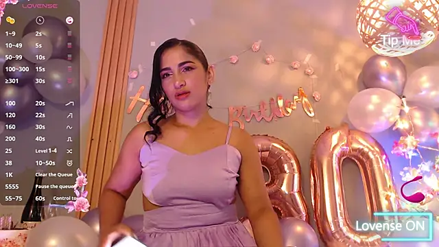 Thayssa ross online show from 15, 4, 2026