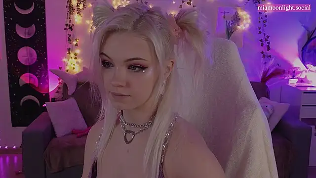 Moonlight Mia online show from 24, 1, 2025