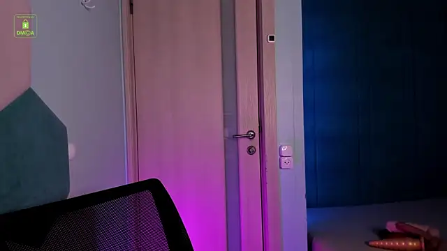 Snapshot of MarkGWalker chatting on 28, 2, 2025 MarkGWalker online show from 28, 2, 2025