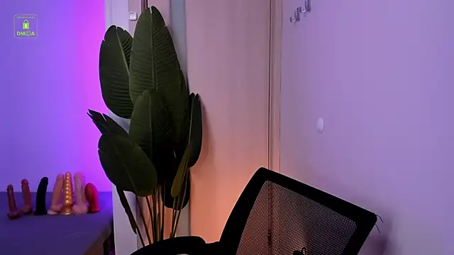 Snapshot of MarkGWalker chatting on 7, 2, 2025 MarkGWalker online show from 7, 2, 2025