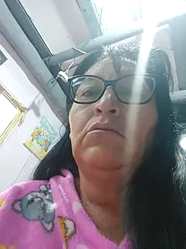 clarita 01 online show from 4, 7, 2026