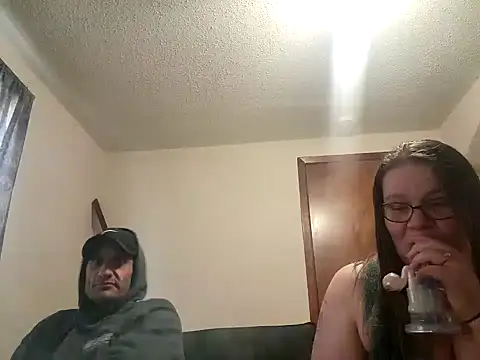 jdrizzle8699 online show from 12, 12, 2024