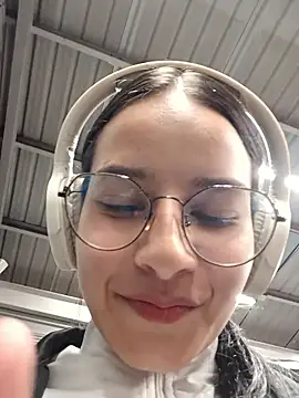  vaness online show from 5, 4, 2026