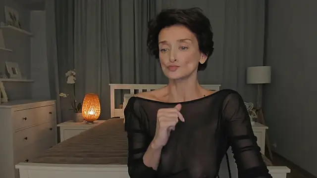 Snapshot of SimonaDeBeauvoir chatting on 8, 3, 2025 SimonaDeBeauvoir online show from 8, 3, 2025