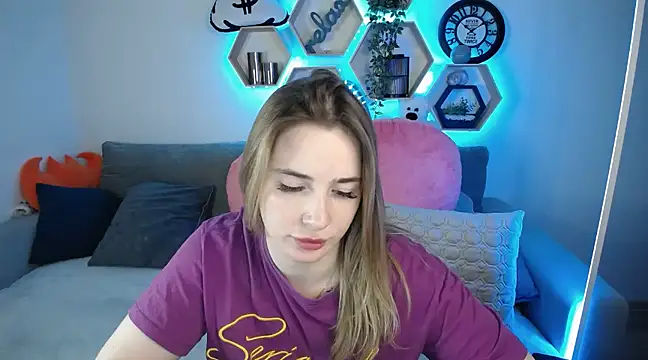 SabrinViolet online show from 18, 3, 2025