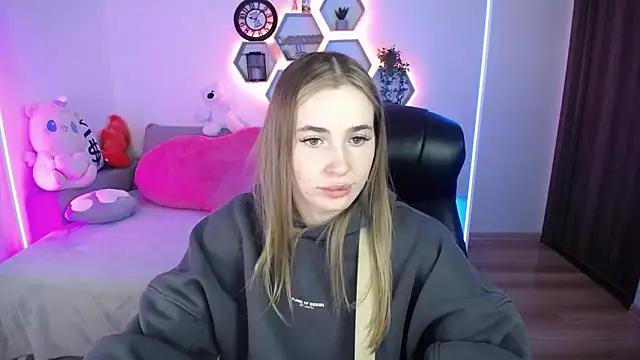 SabrinViolet online show from 11, 5, 2026