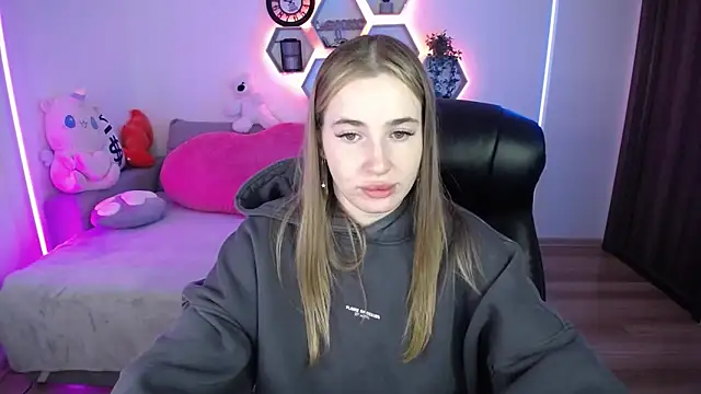 SabrinViolet online show from 13, 5, 2026