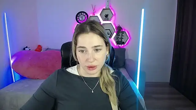 SabrinViolet online show from 7, 10, 2025