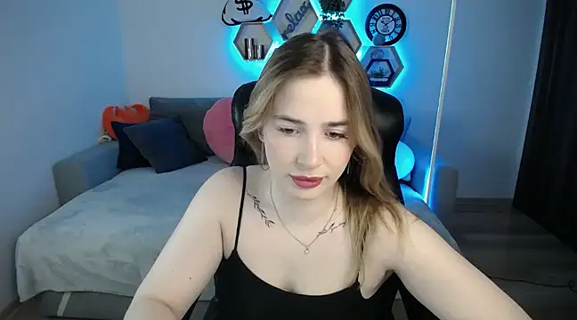 SabrinViolet online show from 14, 3, 2025