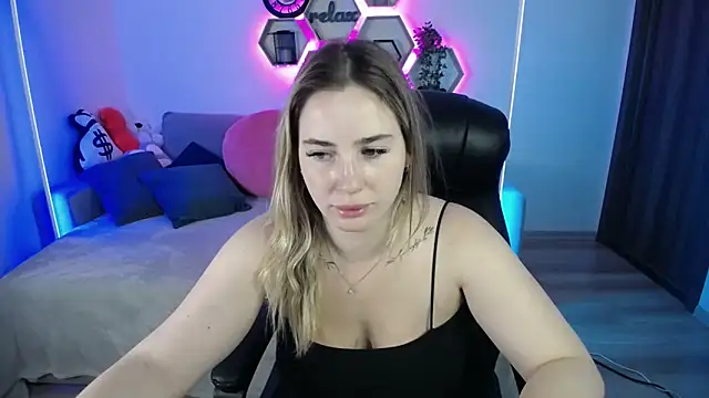 SabrinViolet online show from 10, 9, 2025