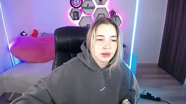 SabrinViolet online show from 14, 10, 2025