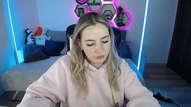 SabrinViolet online show from 2, 11, 2025