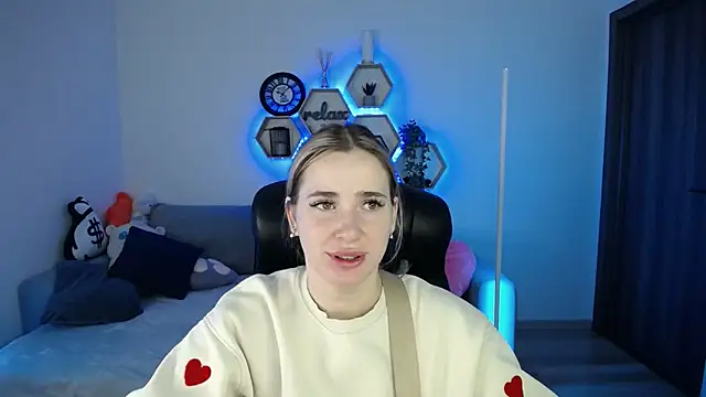 SabrinViolet online show from 8, 11, 2025