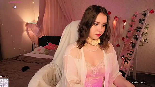 lilly Cherry  online show from 30, 4, 2026