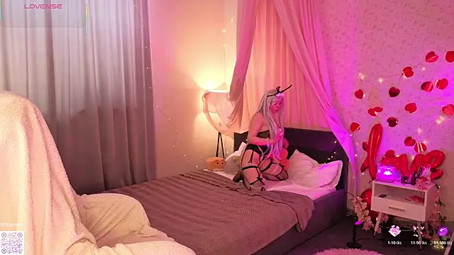 lilly Cherry  online show from 10, 5, 2026