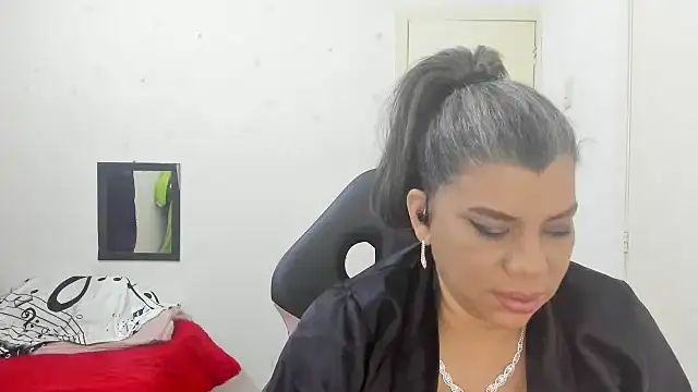 vikyadams online show from 8, 10, 2025