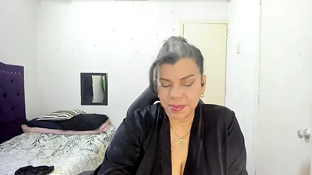 vikyadams online show from 5, 11, 2025