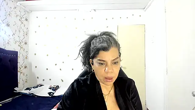 vikyadams online show from 25, 6, 2026