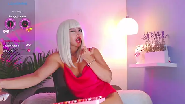 catalina  lovers online show from 4, 3, 2025