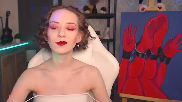 FascinatingEyess online show from 4, 2, 2026