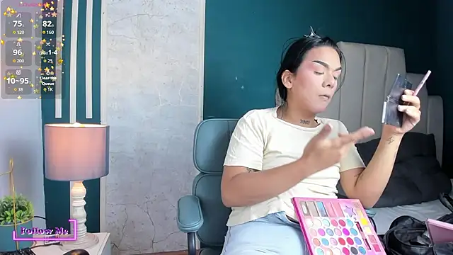 yossi peach cute online show from 10, 4, 2026