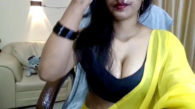 Queenhimanshi online show from 13, 4, 2026