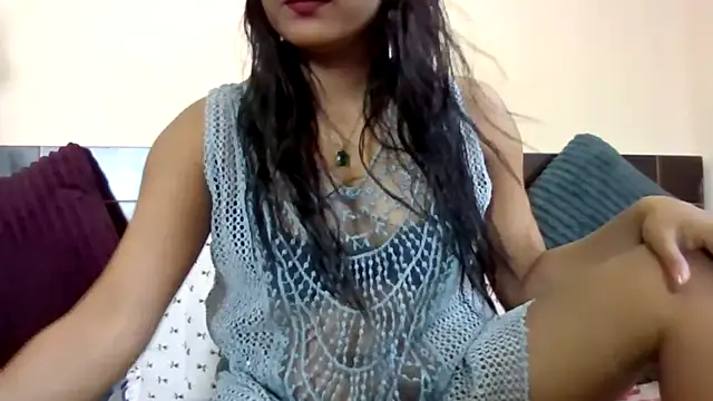 Queenhimanshi online show from 2, 4, 2026