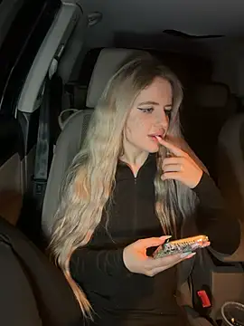 Holly-Glamour online show from 30, 5, 2026