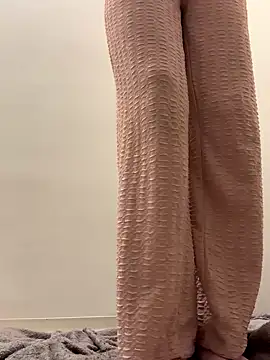 Holly-Glamour online show from 12, 11, 2025