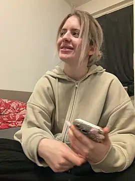 Holly-Glamour online show from 20, 5, 2026