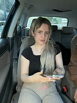 Holly-Glamour online show from 18, 5, 2026