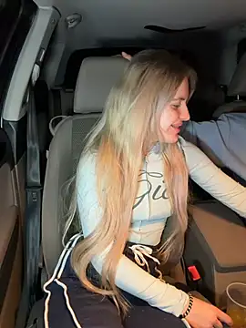 Holly-Glamour online show from 24, 5, 2026