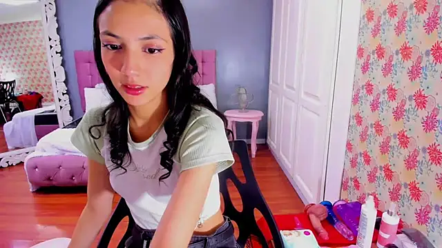 Iris Stone  online show from 15, 3, 2025