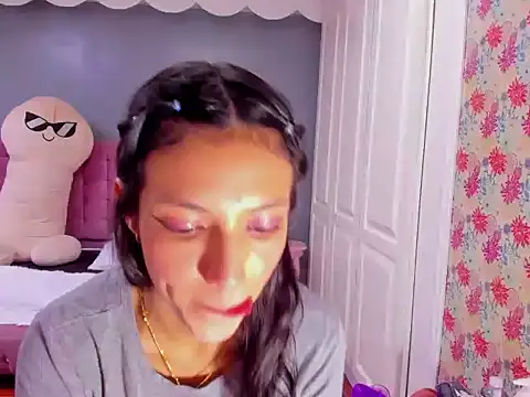 Iris Stone  online show from 31, 1, 2025