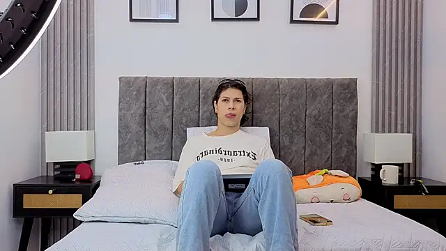 Luciana Ortiz1 online show from 6, 1, 2026